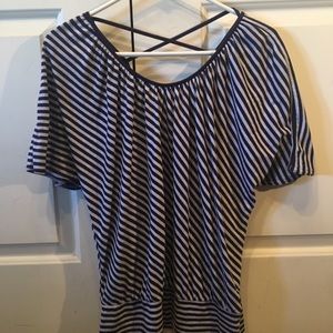 Loose, comfortable fit short sleeve shirt